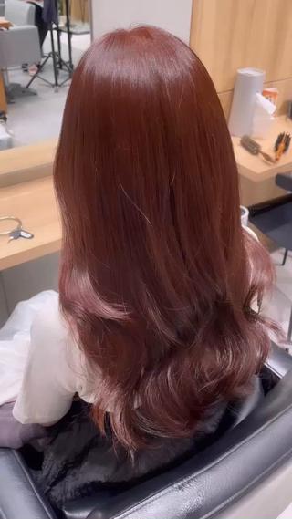 ロング カラー MINXharajuku所属・ハッシュレイヤー MINX伊藤なず菜のヘアスタイル