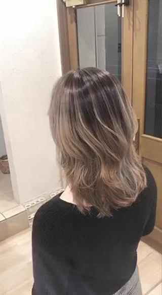 ミルクティーベージュバレイヤージュ︎


【はじめましての方へ】
・全頭ブリーチ、ハイライト、バレイヤージュなどお客様のライフスタイルやなりたいに合わせたデザインを提供しております。
お困りのことがありましたらお気軽にご相談ください。
・ブリーチしないお客様も大歓迎です。
絶対にブリーチをしなくてはいけないということはないので他方法での柔らかい雰囲気の
カラーもご提案させていただきます。

#ハイライト
#バレイヤージュ
#ミルクティーカラー
#ミルクティーベージュ
#レイヤーカット 
#バレイヤージュカラー 
#柔らか質感 
#コテ巻き仕上げ 
#そのまま仕上げ
#お客様style 
