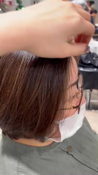 ショート カラー 巖本 真希のヘアスタイル