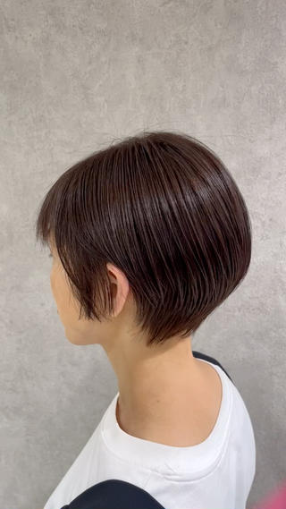 ショート カラー 巖本 真希のヘアスタイル