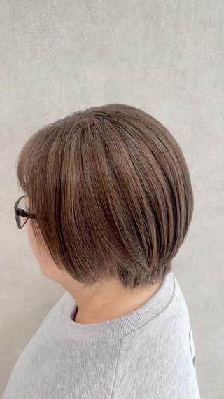 ショート カラー 巖本 真希のヘアスタイル