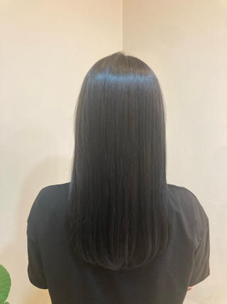 トーンダウン

ツヤツヤ透明感のあるブルーブラックカラーです 