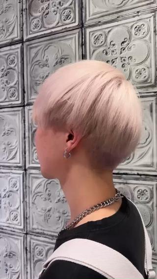 カラー メンズ 渡部 優衣のヘアスタイル