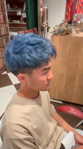 カラー メンズ 渡部 優衣のヘアスタイル