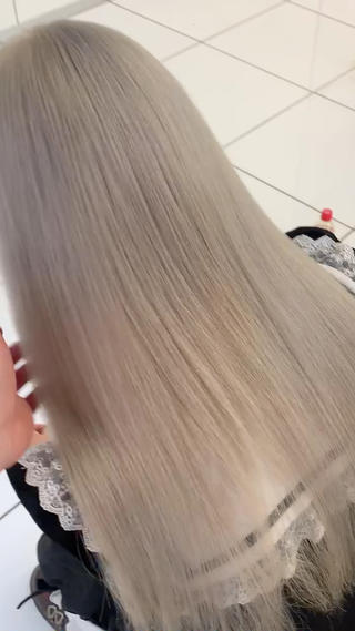 講習会でハイトーンカラーを披露しました！！

ぜひ透明感のあるブリーチのダブルカラーは任せてくださいミルクティーベージュも綺麗に表現します！！
 