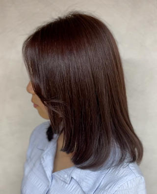 ミディアム Iris by artina 武蔵小杉店【イリス バイ アルティナ】所属・🎼レイヤー/顔周り カット/nene♬のヘアスタイル