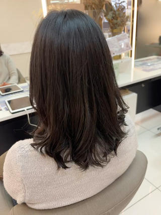 ミディアム Iris by artina 武蔵小杉店【イリス バイ アルティナ】所属・🎼レイヤー/顔周り カット/nene♬のヘアスタイル