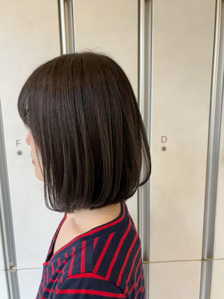 ミディアム Iris by artina 武蔵小杉店【イリス バイ アルティナ】所属・🎼レイヤー/顔周り カット/nene♬のヘアスタイル