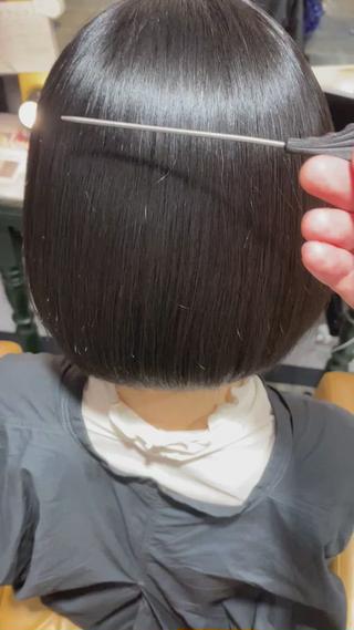 ⁡
お好みのスタイルは保存ボタンを押し
カウンセリングの際にお見せください！
_______________________________
✄扱いやすい髪型にしたい方
✄スタイリング時間を短縮したい
髪がペタっとしやすい方
✄巻くのが苦手な方
.
僕にしかできない【ショートボブorミニボブ】
を提案させていただきます！
.
_______________________________
.
こんな悩みありませんか？
✄なんか雰囲気が野暮ったい
.
✄似合う髪型、似合うカラーがわからない
.
✄長さは変えたくないが垢抜けたい
.
✄前髪がパックリ割れやすい
.
✄髪が広がりやすい
.
✄スタイリングしづらい
.
こんな悩みあると思います！
お悩みを解決させてください！
⁡
.
_______________________________
.
巻き方を伝えさせていただき
ご自宅でできるような巻き方を教えさせてください
.
_______________________________
.
その他沢山メニューがあります！
トップページのURLから
ご予約させるかDMでメニューご相談ください
.
_______________________________
.
⁡
Lond rouge
〒104-0061 東京都中央区銀座7-5-5 長谷第一ビル 4F
TEL . 03-6264-5050
OPEN：月曜～金曜 10:00～22:00／
土曜 10:00～22:00／日曜 10:00～20:00
CLOSE：年中無休
アメックス ・ダイナース・CARD：・VISA ・マスター
⁡
#ボブヘア#ボブ#ボブヘアー#ボブスタイル
#ワンレンボブ#ショートボブ#前下がりボブ
#ミニボブ#銀座美容師#銀座ボブ#銀座美容室
#シースルーバング#ボブ女子#ヘアカラー
#インナーカラー#インナーボブ#ママボブ
#地毛風ストレート#縮毛矯正#美髪矯正
#縮毛ボブ#縮毛矯正ボブ#美髪
#北千住美容室#北千住美容師
#ショート#ショートヘア#ショートヘアー
 