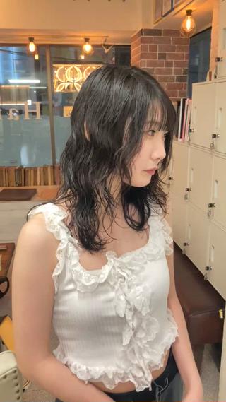 セミロング パーマ ウルフレイヤー エクステ/kokiのヘアスタイル