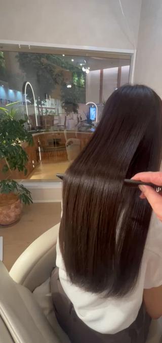 ロング カラー unopulir Veil所属・大西 愛梨のヘアスタイル