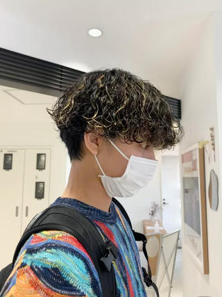 周りと差がつくスタイルチェンジ
メッシュ、ハイライト、インナーカラー、メンズもレディースもおすすめです！！ 