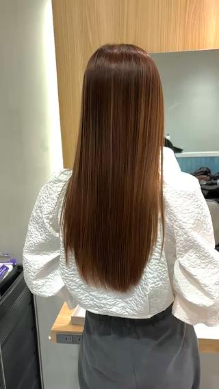 美髪トリートメント！
縮毛矯正履歴やハイダー時の方一度やっていただくと癖になります！ 