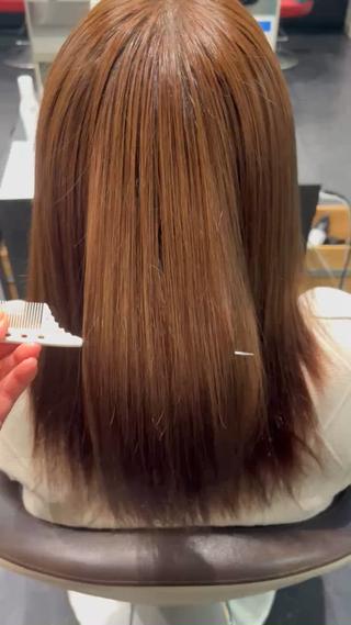 ワンカラーで艶感のある髪色へと仕上げました
トリートメントも使用したのでさらに艶感UPへ 
