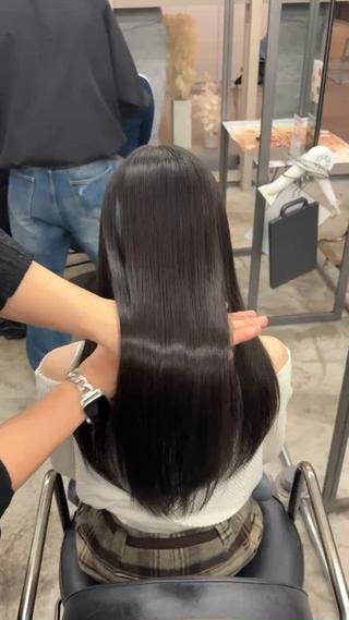 大好評の美髪矯正になります。現状の髪のダメージレベルに合わせた薬剤設定と、こだわりのアイロン施術で来ていただいた方に大変満足いただいております！

ぜひこの機会に、美髪矯正を体験されてみて下さい 