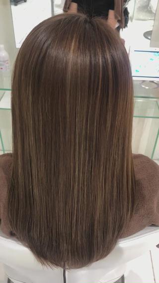 新髪質改善《プレミアムストレート》

圧倒的な艶と手触りが半永久的に手に入ります

色んな美容室で《髪質改善》と言う言葉を聞くことが多くなってきている今日この頃…

本物の《髪質改善》してみませんか？

やってみたい方や興味のある方は是非ご連絡下さい！！ 