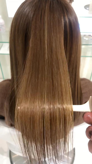 新髪質改善《プレミアムストレート》

圧倒的な艶と手触りが半永久的に手に入ります

色んな美容室で《髪質改善》と言う言葉を聞くことが多くなってきている今日この頃…

本物の《髪質改善》してみませんか？

やってみたい方や興味のある方は是非ご連絡下さい！！


こんな方におすすめです
︎繰り返しのカラーやブリーチで失われた艶髪を手に入れたい方
︎話題の髪質改善をやってみたいけど何がいいかわからない方
︎ダメージを気にして縮毛矯正をかけられない方
︎髪の広がりやパサつきが気になる方 