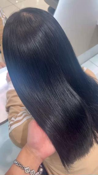 アメイジアカラー
ブリーチ履歴アイロンによる熱ダメージのあるお客様
┈┈┈┈┈┈┈┈┈┈
︎︎︎︎︎︎︎ブリーチ履歴のある髪の毛でも動画みたいなツヤ感をだせます

︎︎︎︎︎︎︎カラーとトリートメントを同時に行い、退色や蓄積ダメージを抑えた新しいトリートメント配合の髪質改善カラーになります 