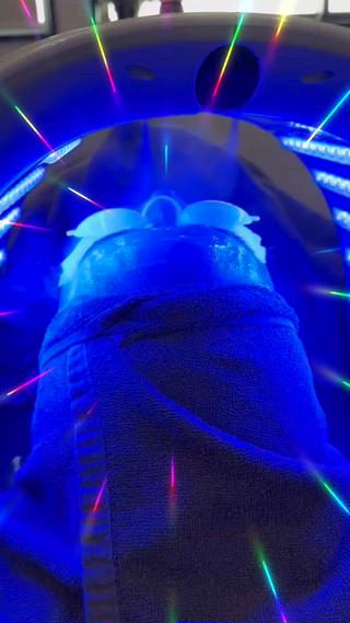 LEDライトとスチームでお肌の活性化を強化 