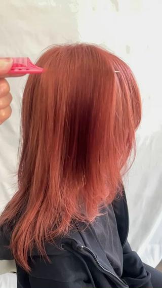 ミディアムウルフ
　　　
コーラルピンク

周りと差がつく色とスタイルを︎ 