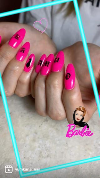 #neonnails 
#ネオンピンク 
#ネオンネイル 
#pinknails 
#longnails 
#イニシャルネイル 
#ギャルネイル 
#ネイルテイラー 
#長さ出し 
@yumkana_nail 