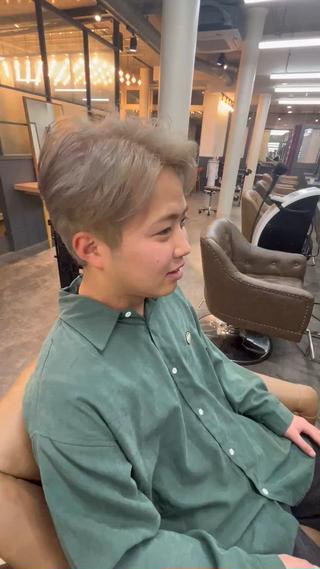 ブリーチカラー＆毛流れサイドパート 