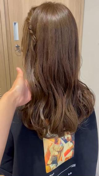 オリーブベージュ 