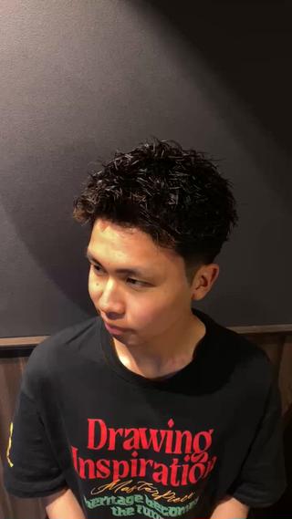 セットを楽に！
ちょっと難しいスパイキーのセット
パーマ当てて朝の時間を短縮しましょう！ 