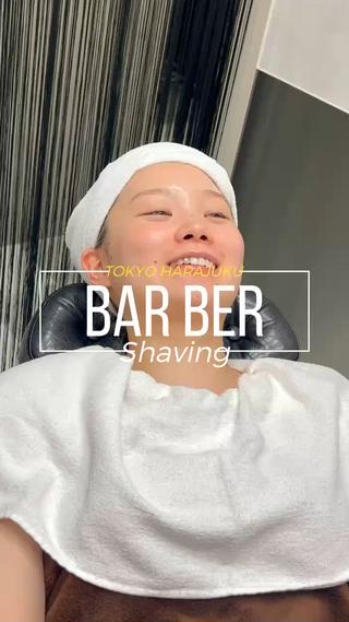 薄めのメイクでも一日中崩れない方法　①
(動画の尺の都合上、動画の後半部分は②をご覧下さい)

【シェービングがニキビケアになる理由】
1.古い角質や皮脂、汚れを一緒に取り除くため、毛穴の詰まりを予防し、ニキビができにくい肌環境に整えます。
2.産毛に皮脂や汚れが絡みづらくなるため、毛穴詰まりやアクネ菌の繁殖を抑えるのに役立ちます。
3.•古い角質が除去されることで、化粧水や美容液などの浸透力が上がり、肌の保湿・バリア機能が高まります。

レディースシェービング ¥4950
(クレンジング+シェービング+眉カット+高純度ヒアルロン酸美容液+選べる人気の保湿パック) 