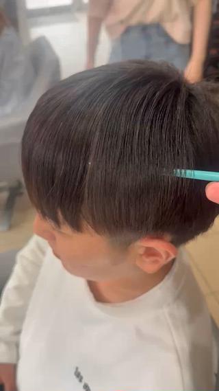 メンズ レイヤーカット/ 縮毛矯正/海音のヘアスタイル