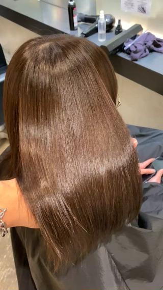 艶出る
赤みが少しあるbeige
赤みがありすぎずなさすぎず絶妙なのでカラーが得意です 