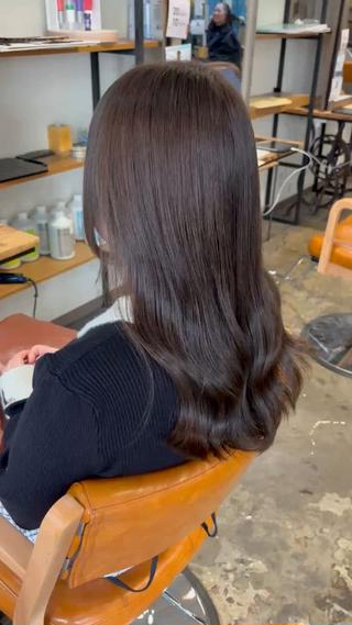 オリーブベージュ
ブリーチなしのダブルカラーがおすすめです️