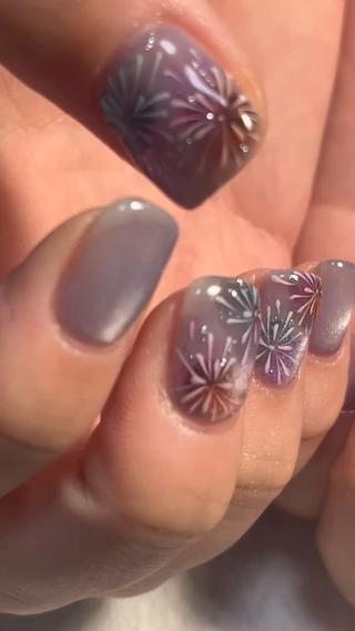 繊細な手描きアートが人気です！ 