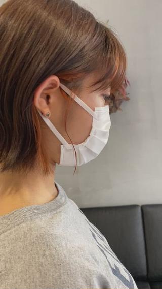 オレンジイヤリングカラー
前髪にもチラッと。 