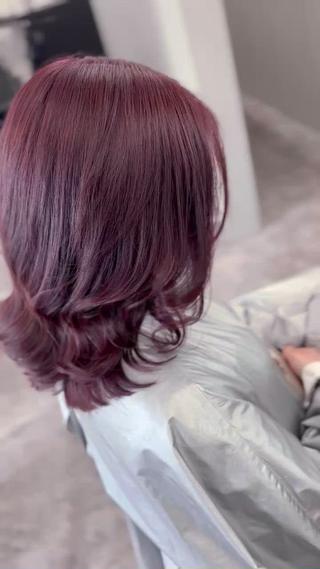 セミロング カラー LOBY所属・LOBY トモヤのヘアスタイル