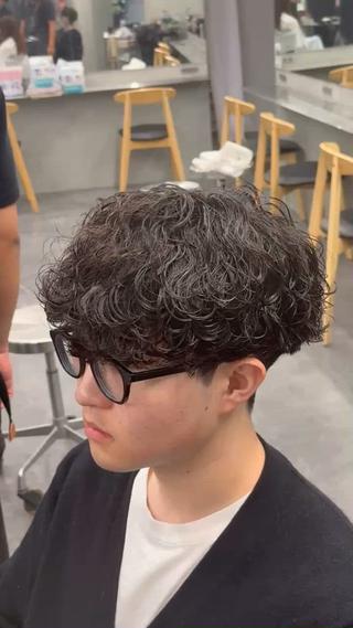 パーマ メンズ 松田 優斗のヘアスタイル