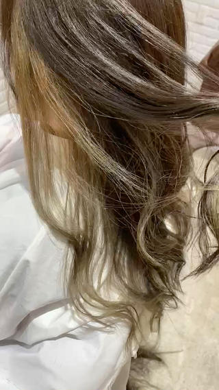 ベージュ系インナーカラー×暗めグレージュ 