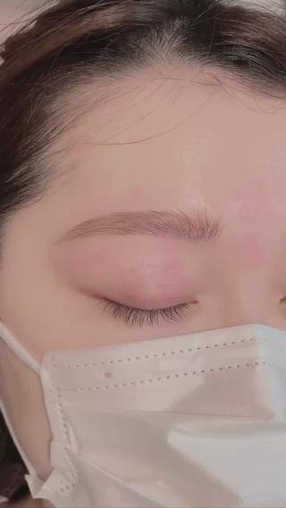 自眉・毛流れを活かしたデザイン 