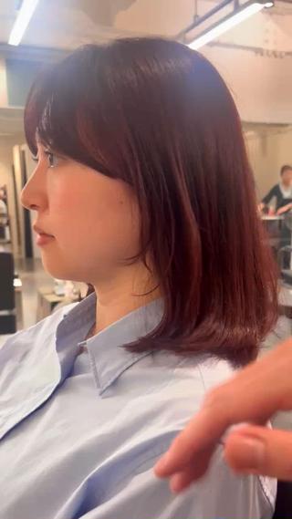 アレンジしやすい顔周り◎
伸ばしかけにスタイリングしやすい柔らかなレイヤーカットとブリーチなし暖色カラー◎ 