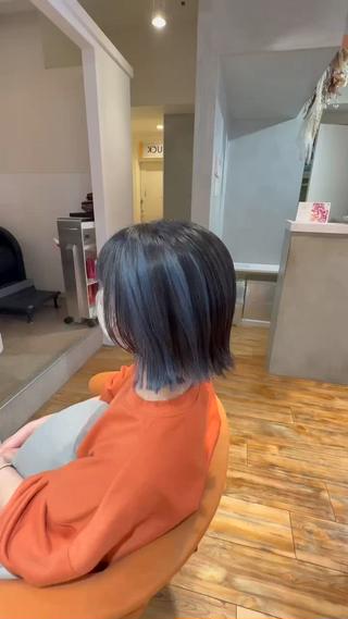 ブルーシルバーインナーカラー
色落ちは水色です!