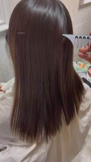 縮毛矯正モデルさん

ブリーチ毛ですが薬剤選定で毛先まで艶々に 