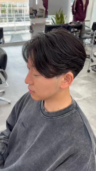 狸小路5丁目　メンズカット専門サロン
【HOMME BLANCHE'】

人気の韓国スタイル
オーダー非常に多いです！
ぜひお任せください！ 