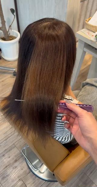 髪質改善トリートメントでは癖や広がりは治りません
そのときはおさまりよくなるかもしれませんが
まず髪質改善ストレートをしてトリートメントを継続して
やっていくことが綺麗な髪を作るコツです！
 