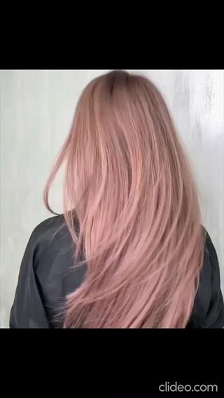 2ブリーチしてコーラルベージュとミルクティーのミックスをオンカラー。
根元を若干シャドールーツ気味に仕上げています。 