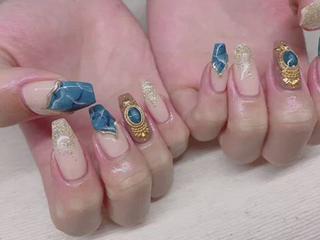 ネイル BLITZ Nail 岩田💅🏻✨のネイルデザイン