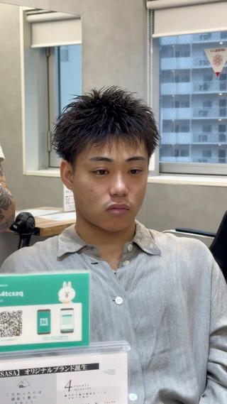 スパイキーショート×ピンパーマ
ピンパーマで無造作に下ろすと、秋冬っぽさが出ます！ 