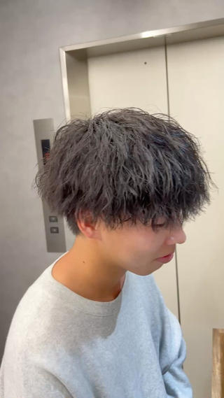 マッシュ×ツイストスパイラル
緩めの縦落ちのツイストスパイラルになります！ 