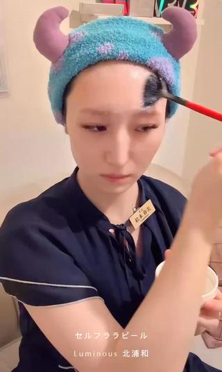 セルフでララピールをしてみました
クレンザーから1剤塗布までの工程を公開！
毛穴のざらつき・くすみを一掃
クレンジングでは落としきれない古い角質を
ララピールで優しくオフ
つるんとなめらかな素肌へ導きます♪
動画はセルフケアの一部ですが…
サロンで受けると「なめらかさ」と「透明感」が段違い
毛穴の黒ずみ・角質ケアをしながら、ワントーン明るい素肌

LINE：luminous20201219
インスタ: https://www.instagram.com/luminous_20201219?igsh=amxwcm1pZmZ1Z2Nr&utm_source=qr 