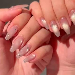 こちら大人気のenoiブランドのみるマグのデザインネイルになります♪ ストーンやラメライン、パーツ追加ご希望の方はリクエスト下さいませ
長さ出し1本600円×本数　でロングネイルも◎
 