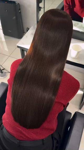 チョコレートブラウン
美髪矯正もされているお客様なので艶が特に凄いです 
